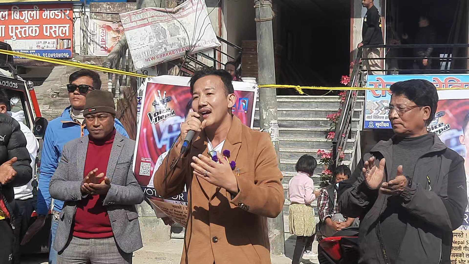 बिनोद राईलाई ‘द भ्वाईस अफ नेपाल’को बिजेता बनाउन जुट्यो इलाम