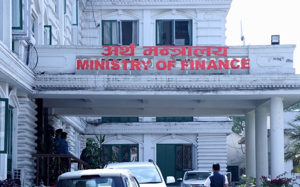 तीन करोड भन्दा कमका टुक्रे योजना रोक्का